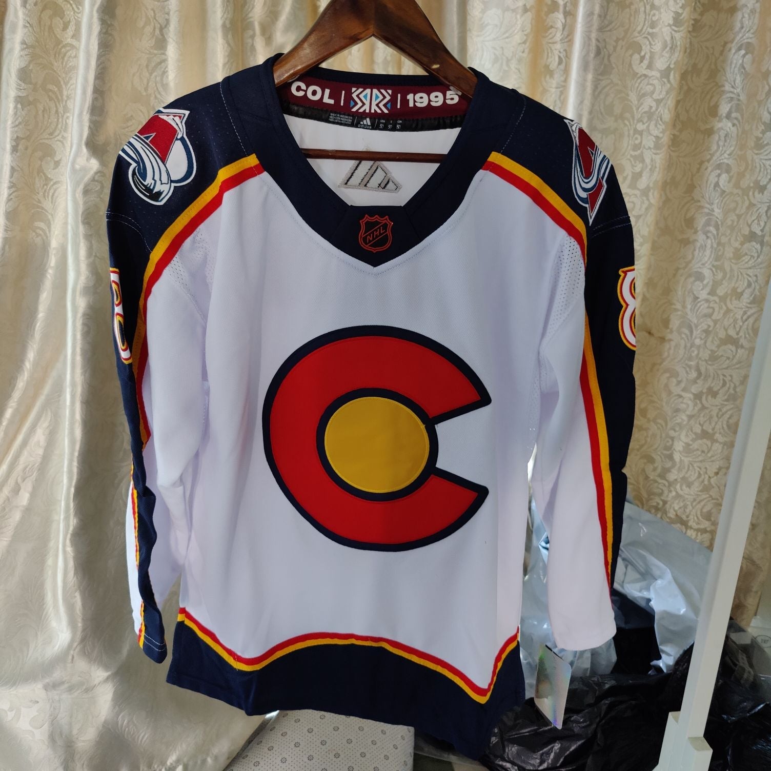 Camisa NHL Colorado Avalanche Reverse Retro 2.0 Jersey Branca